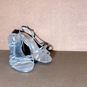 Style&co. •Sliver shoes. •2 inch heels.